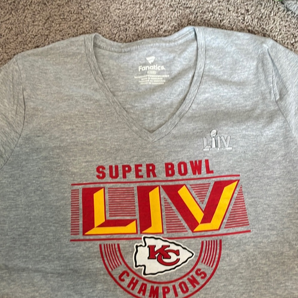 Women’s KC chiefs Super Bowl shirt
